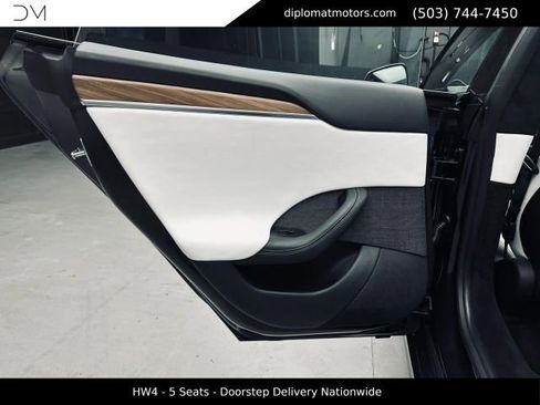 Used 2025 Tesla Model S AWD/4WD image 21