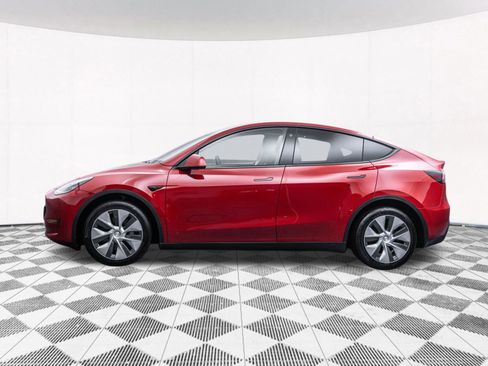 Used 2022 Tesla Model Y Long Range image 6