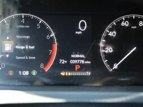 Used 2025 Honda Pilot Touring image 46