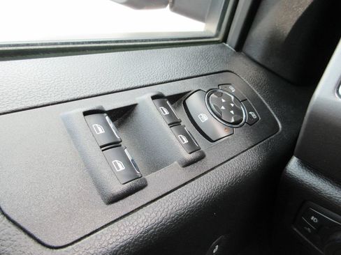 Used 2019 Ford F150 XLT w/ Equipment Group 302A Luxury AWD/4WD image 29