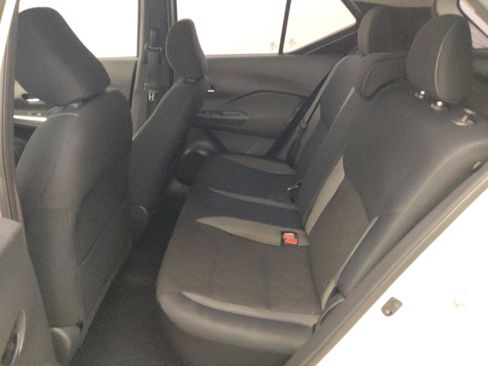 Used 2018 Nissan Kicks SV w/ Exterior Electronics Package FWD image 18