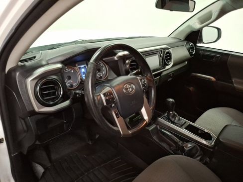Used 2016 Toyota Tacoma SR5 image 13