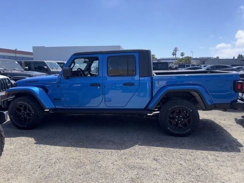 Used 2022 Jeep Gladiator Sport AWD/4WD image 7