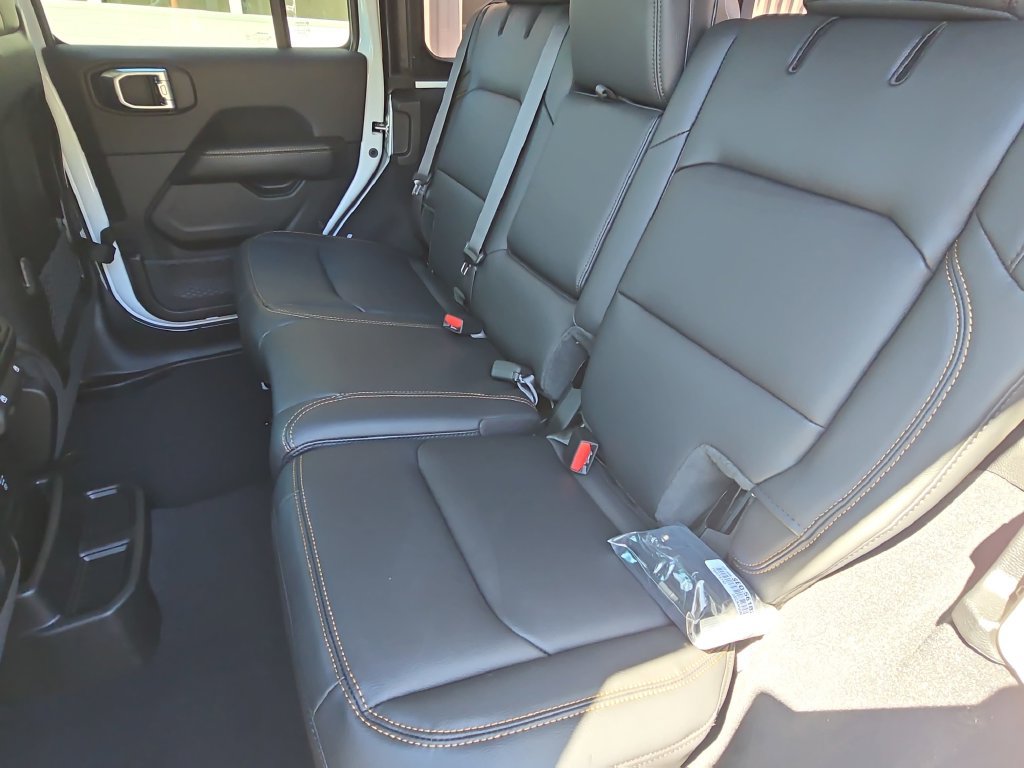 New 2026 Jeep Wrangler Unlimited Sahara AWD/4WD image 14