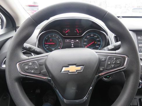 Used 2016 Chevrolet Cruze LT w/ Convenience Package image 11