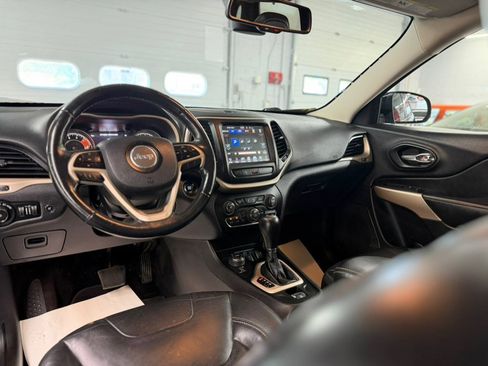 Used 2018 Jeep Cherokee Limited w/ High Altitude Package AWD/4WD image 33