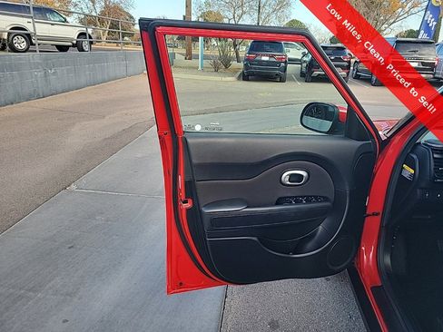 Used 2019 Kia Soul Base 4D Hatchback image 11