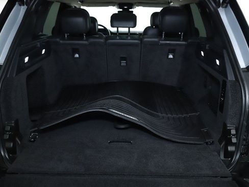 Used 2023 Land Rover Range Rover SE image 36