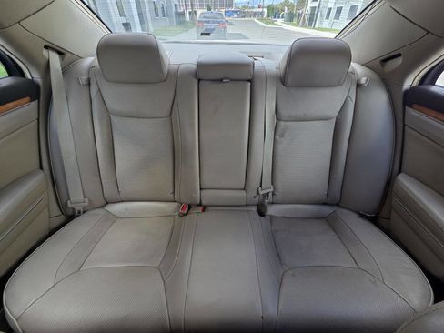 Used 2012 Chrysler 300 C image 39