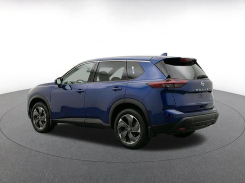 Used 2025 Nissan Rogue SV AWD/4WD image 7