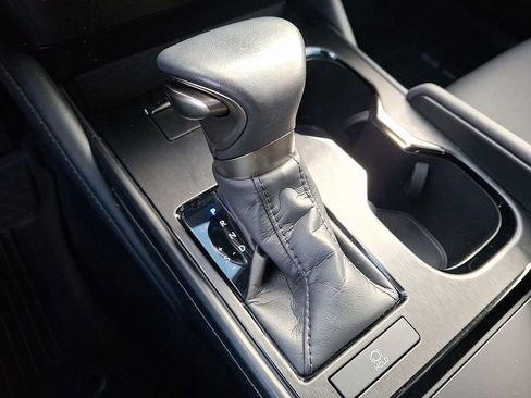 Used 2024 Lexus ES 350 w/ Premium Package image 16