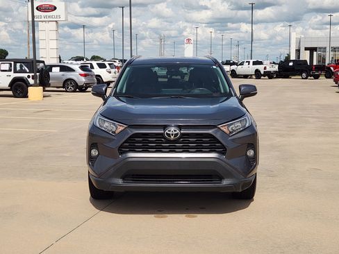 Used 2021 Toyota RAV4 XLE FWD image 6
