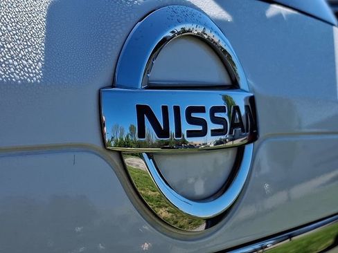 Used 2018 Nissan Rogue SL w/ Premium Package AWD/4WD image 6