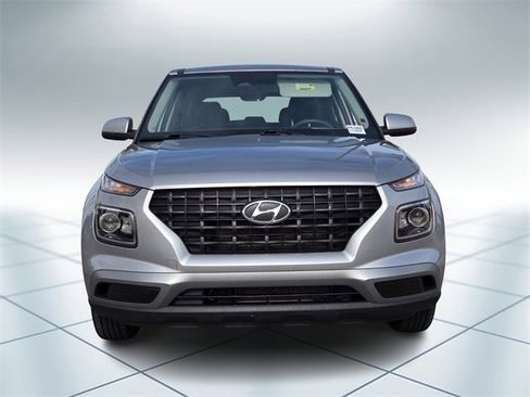 Used 2024 Hyundai Venue SE image 8