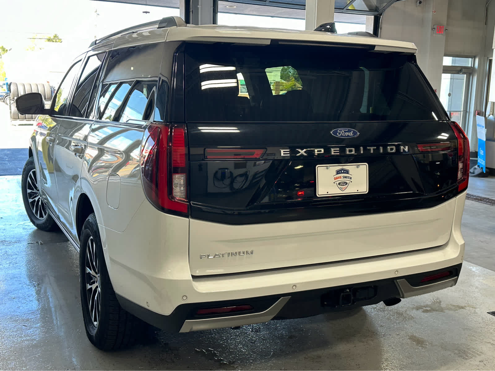 Certified 2025 Ford Expedition Platinum AWD/4WD image 7
