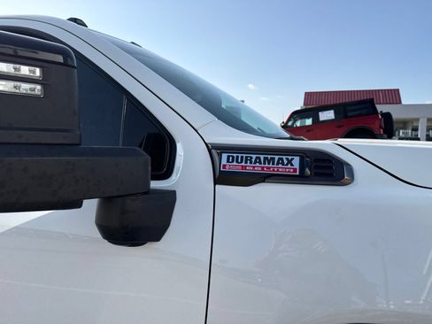 Used 2025 GMC Sierra 2500 AT4X AWD/4WD image 7