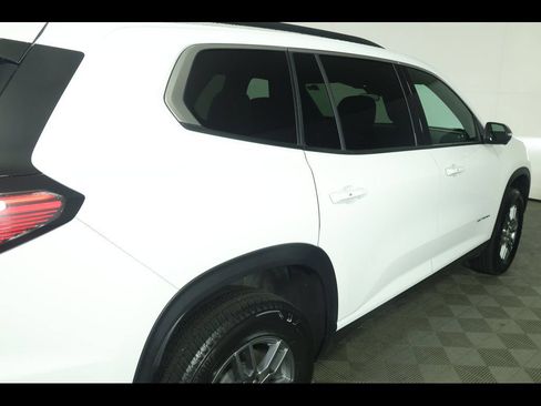 Used 2025 GMC Acadia Elevation FWD image 10