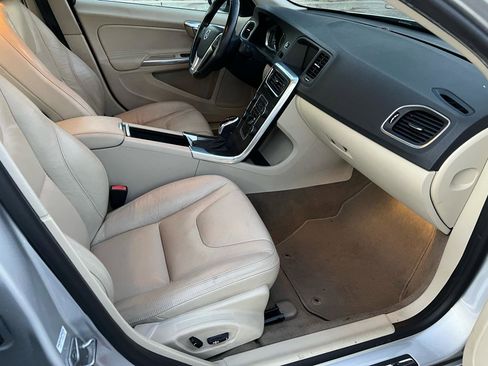 Used 2014 Volvo S60 T5 image 11