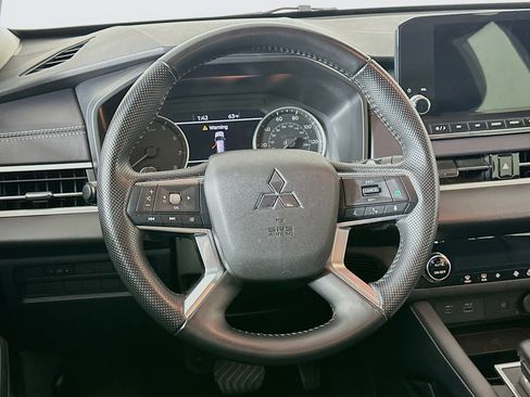 Used 2024 Mitsubishi Outlander SE AWD/4WD image 18