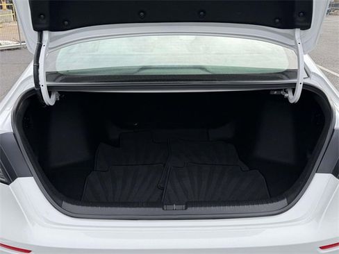 Used 2025 Honda Accord LX image 8