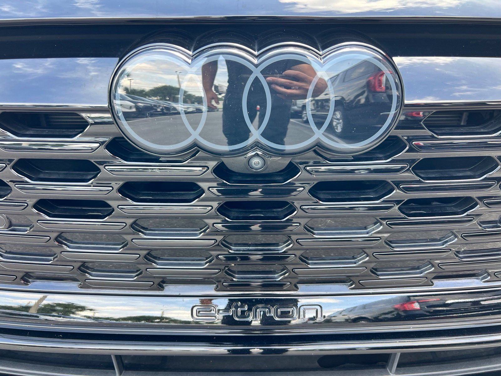 Used 2024 Audi Q8 e-tron Prestige w/ Prestige Package AWD/4WD image 94