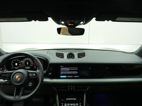 Certified 2025 Porsche Cayenne AWD/4WD image 16