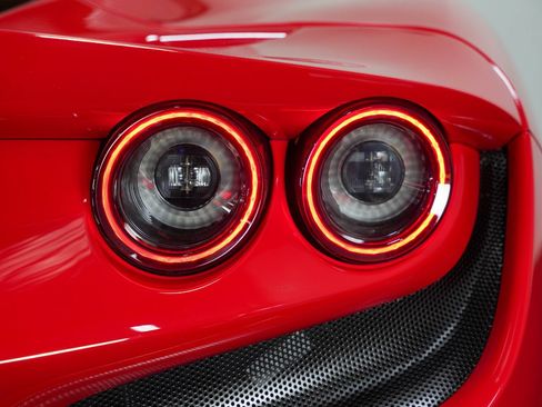 Used 2022 Ferrari F8 Tributo RWD image 25