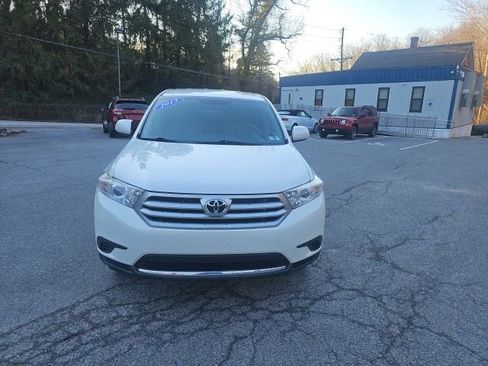 Used 2013 Toyota Highlander Base image 8