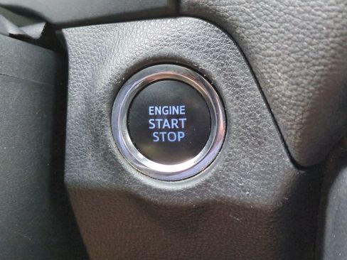 Used 2019 Toyota RAV4 XLE AWD/4WD image 26