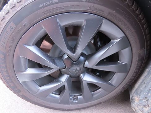 Used 2023 Tesla Model X image 15