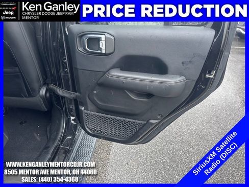 Used 2018 Jeep Wrangler Unlimited Sahara image 21