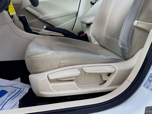 Used 2017 Volkswagen Passat 1.8T S image 23