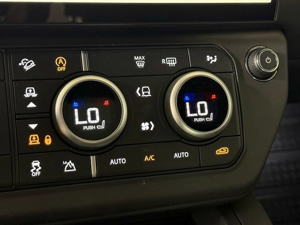 New 2026 Land Rover Defender 110 AWD/4WD image 38