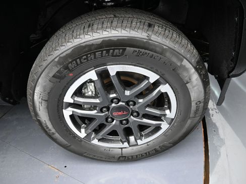 Certified 2025 Toyota Tacoma TRD Sport image 18