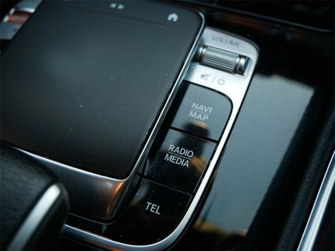 Used 2020 Mercedes-Benz GLE 350 4MATIC image 25