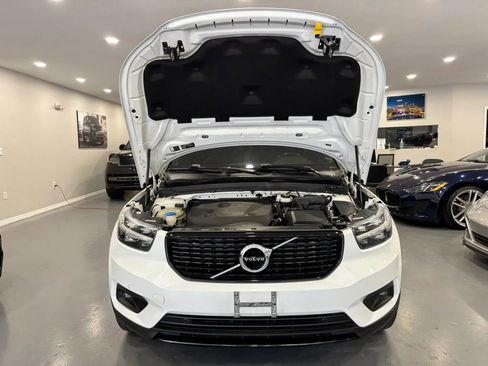 Used 2020 Volvo XC40 T4 R-Design FWD image 44