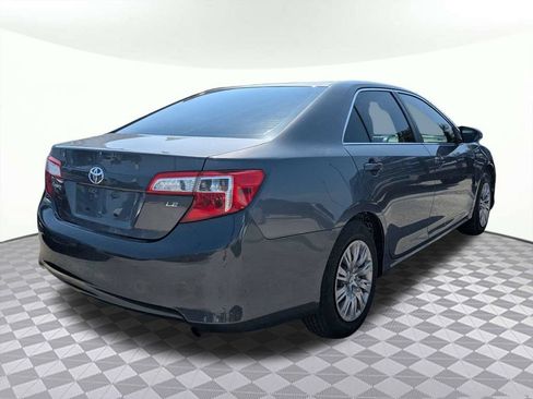 Used 2014 Toyota Camry LE FWD image 3