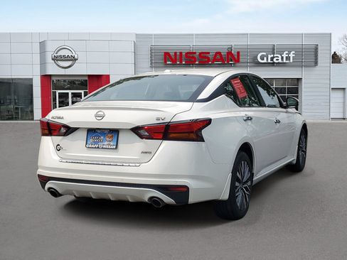 Certified 2023 Nissan Altima 2.5 SV w/ SV Premium Package AWD/4WD image 3