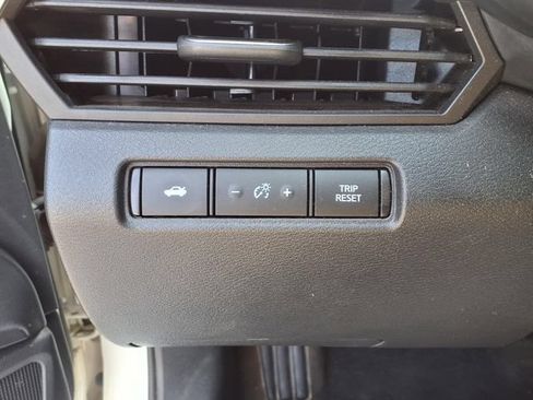 Used 2022 Nissan Altima 2.5 SR FWD image 12