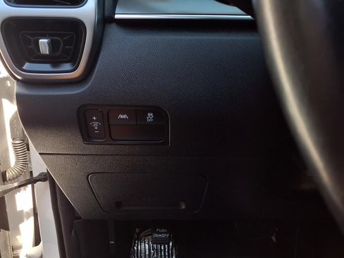 Used 2022 Kia Sorento S w/ Panoramic Sunroof Package FWD image 15