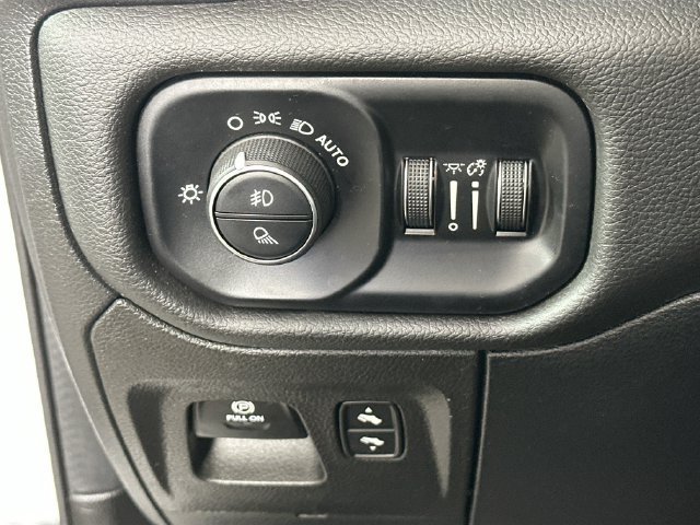 Used 2023 RAM 1500 Laramie AWD/4WD image 22