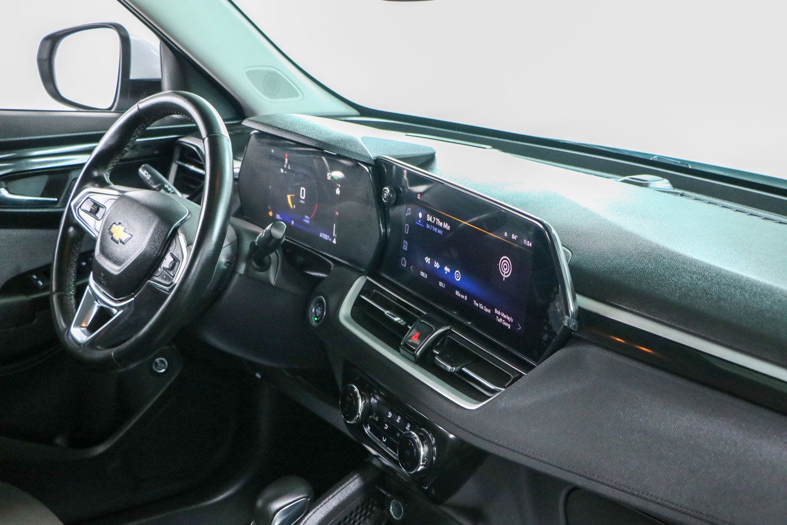Used 2025 Chevrolet TrailBlazer LT w/ Convenience Package FWD image 25