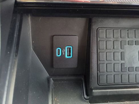 Used 2022 Ford F150 Lariat w/ Equipment Group 502A High image 23