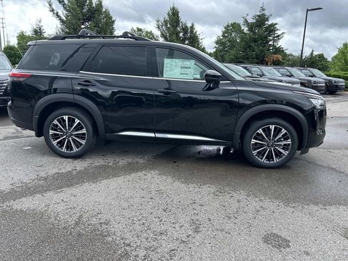 New 2026 Nissan Pathfinder Platinum w/ Lighting Package FWD image 8