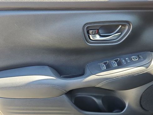 Used 2023 Honda HR-V EX-L image 13