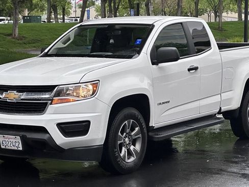 Used 2015 Chevrolet Colorado W/T image 2