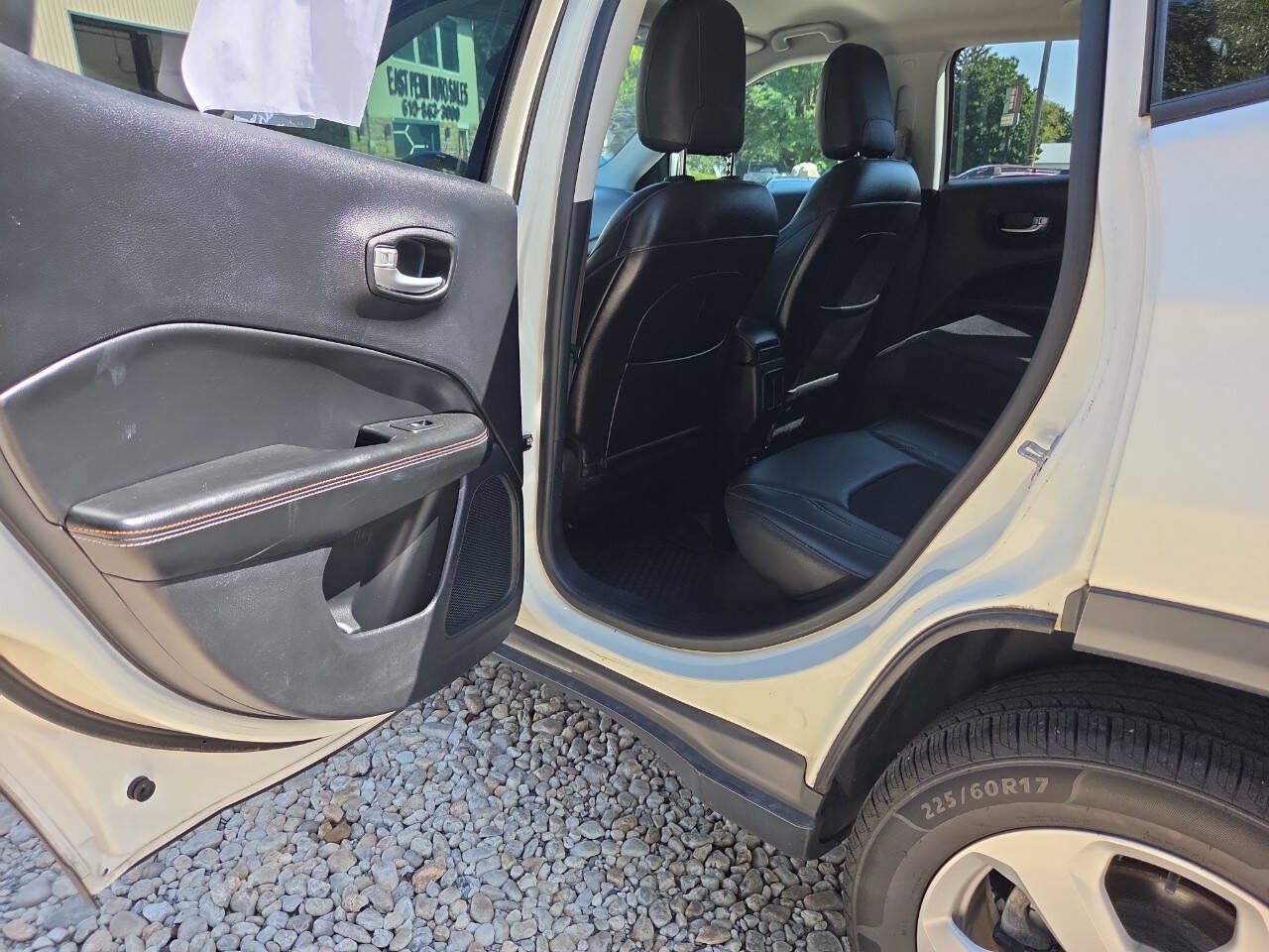 Used 2018 Jeep Compass Latitude w/ Popular Equipment Group AWD/4WD image 18