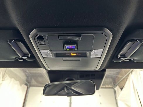 Used 2025 Toyota 4Runner SR5 AWD/4WD image 39