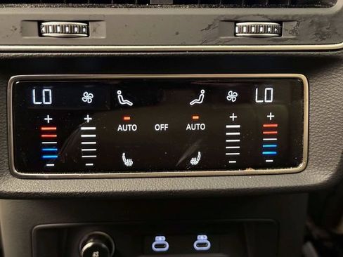 Used 2023 Audi Q7 3.0T Premium Plus AWD/4WD image 14