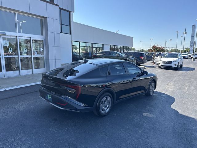 Used 2025 Kia K4 FWD image 2